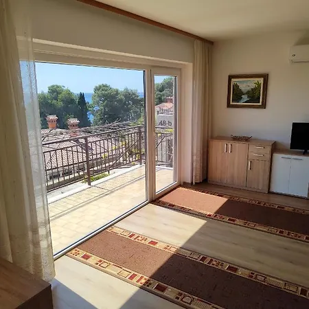 Roberto Apartment