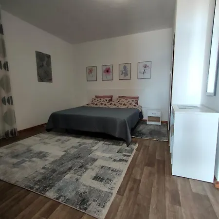 Roberto Apartment